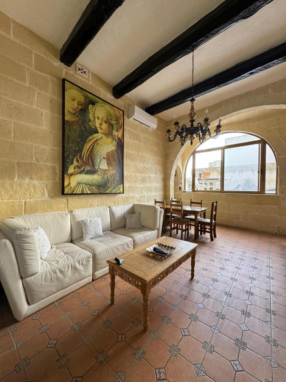 Maison d'hôtes Tal-Kaptan à Victoria Extérieur photo